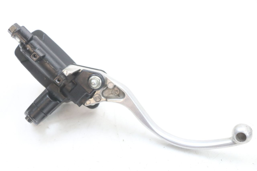 photo de REAR BRAKE MASTER CYLINDER HONDA FJS SILVER WING SILVERWING 400 (2005 - 2008) - Fixing points details
