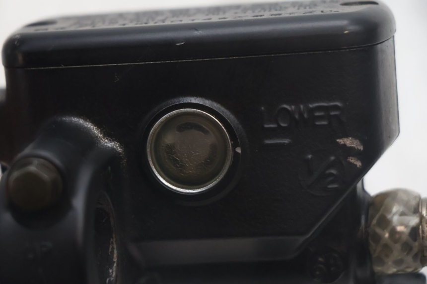 photo de REAR BRAKE MASTER CYLINDER HONDA FJS SILVER WING SILVERWING 400 (2005 - 2008) - Technical close-up