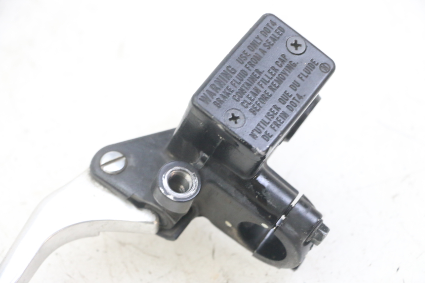 photo de REAR BRAKE MASTER CYLINDER HONDA FORZA ABS 300 (2013 - 2017) - Zoom on usage condition