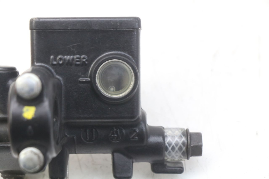 photo de REAR BRAKE MASTER CYLINDER HONDA FORZA 125 (2015 - 2016) - Alternative perspective