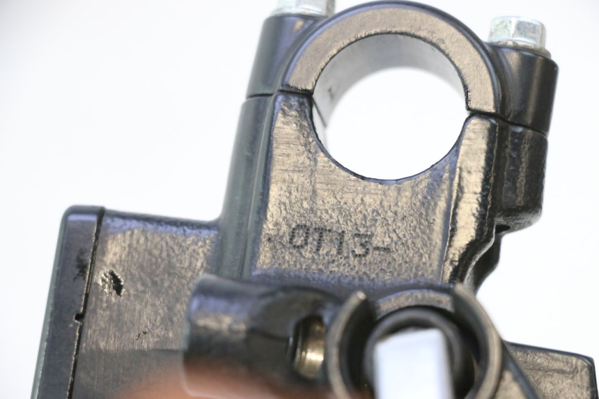 photo de REAR BRAKE MASTER CYLINDER HONDA FORZA 125 (2021 - 2025) - Alternative perspective