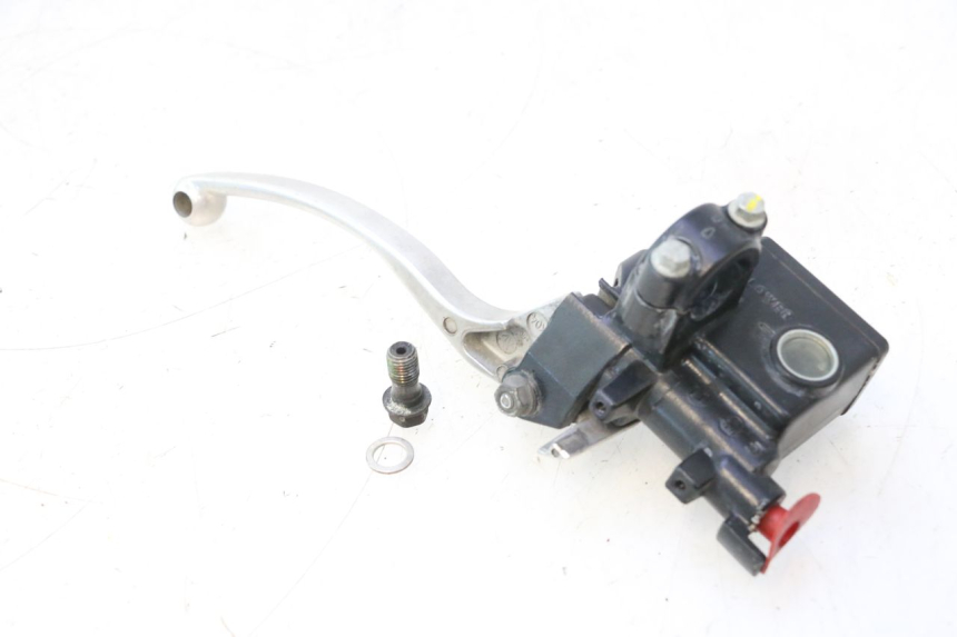 photo de REAR BRAKE MASTER CYLINDER HONDA FORZA 125 (2015 - 2016) - Fixing points details