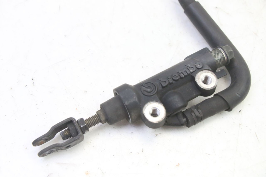 photo de REAR BRAKE MASTER CYLINDER YAMAHA FZ6 FAZER S2 600 (2007 - 2011) - Zoom on usage condition