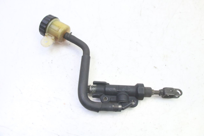 photo de REAR BRAKE MASTER CYLINDER YAMAHA FZ6 FAZER S2 600 (2007 - 2011) - Technical close-up