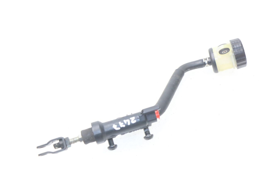 photo de REAR BRAKE MASTER CYLINDER YAMAHA FZ8 800 (2010 - 2016) - Alternative perspective