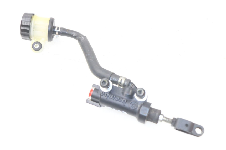 photo de REAR BRAKE MASTER CYLINDER YAMAHA FZ8 800 (2010 - 2016) - Technical close-up
