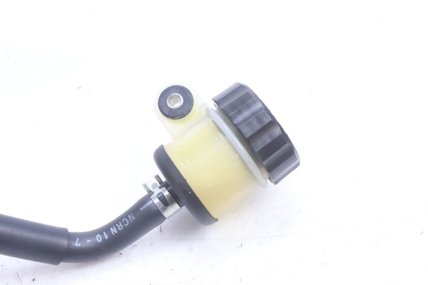 photo de REAR BRAKE MASTER CYLINDER YAMAHA FZ8 800 (2010 - 2016) - Surface and material condition