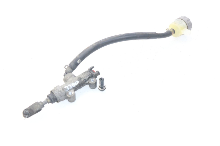 photo de REAR BRAKE MASTER CYLINDER KAWASAKI GPZ S 500 (1994 - 2005) - Alternative perspective