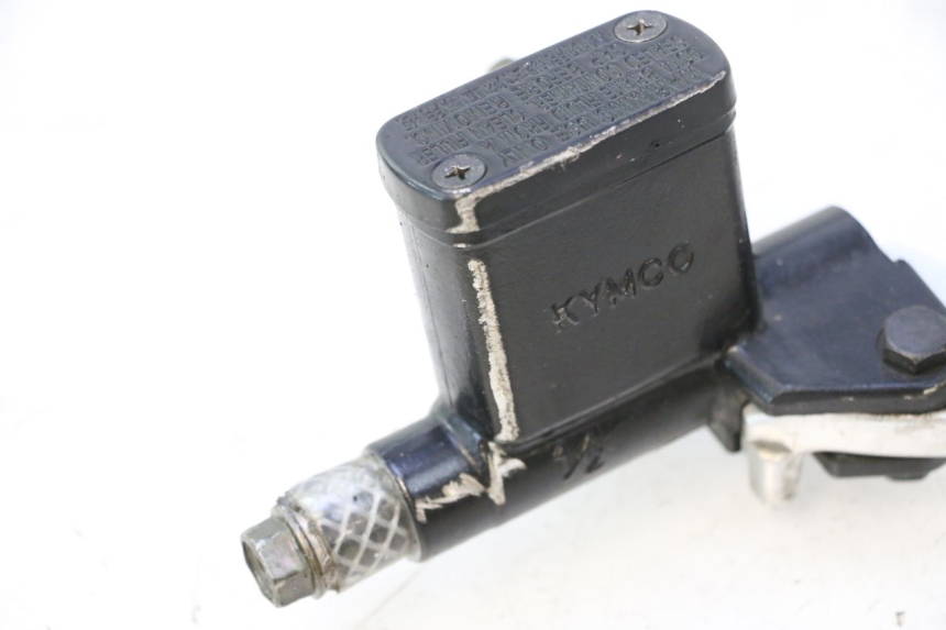 photo de REAR BRAKE MASTER CYLINDER KYMCO GRAND DINK 125 (2008 - 2014) - Alternative perspective