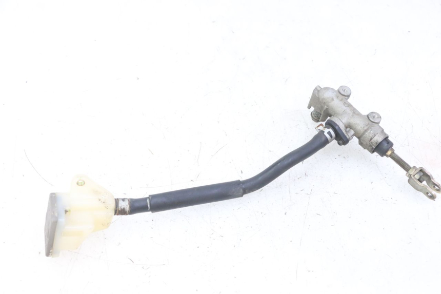 photo de REAR BRAKE MASTER CYLINDER SUZUKI GS GSE 500 (2001 - 2003) - Technical close-up