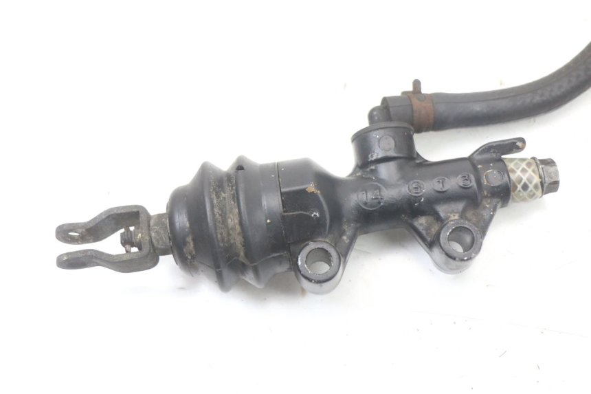 photo de REAR BRAKE MASTER CYLINDER HARLEY DAVIDSON SPORTSTER XL CUSTOM 883 (1999 - 2006) - Technical close-up