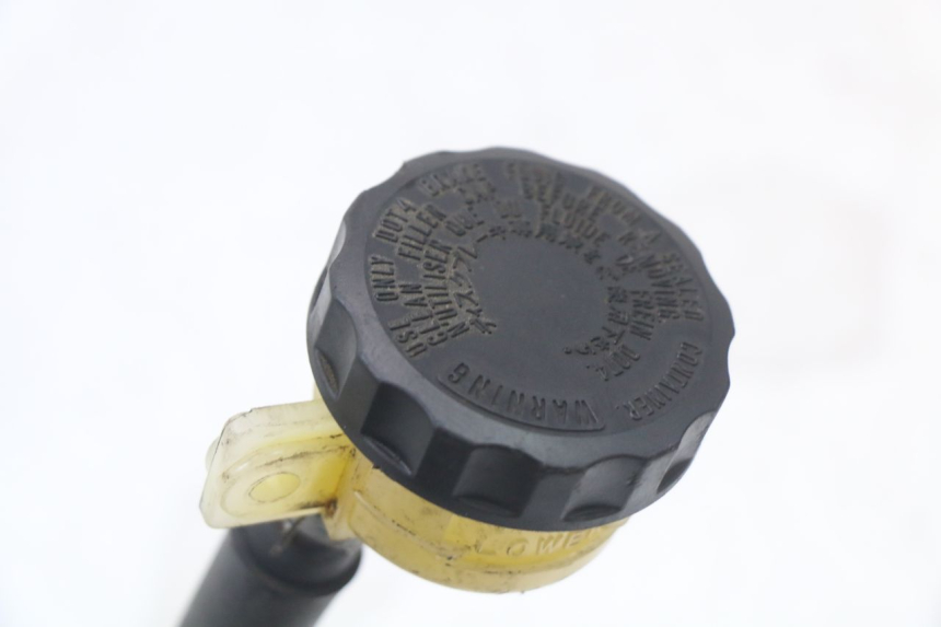 photo de REAR BRAKE MASTER CYLINDER KAWASAKI ZR7 ZR-7 S 750 (1999 - 2004) - Technical close-up