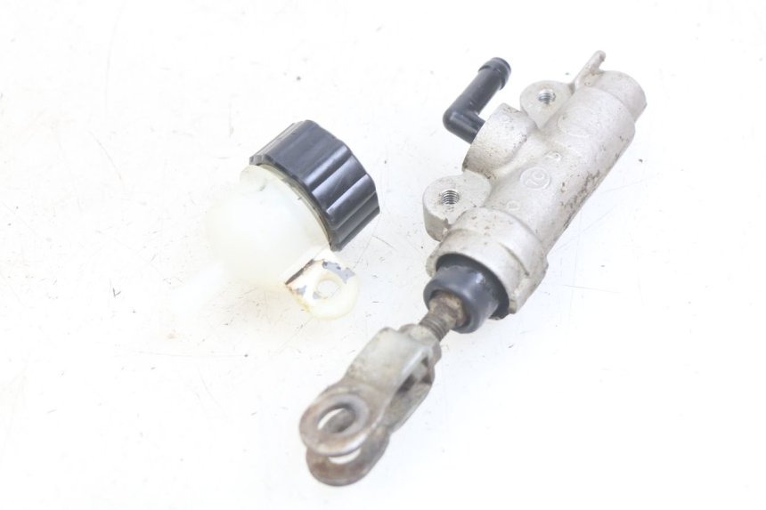 photo de REAR BRAKE MASTER CYLINDER KAWASAKI KX 85 (2001 - 2013) - Alternative perspective