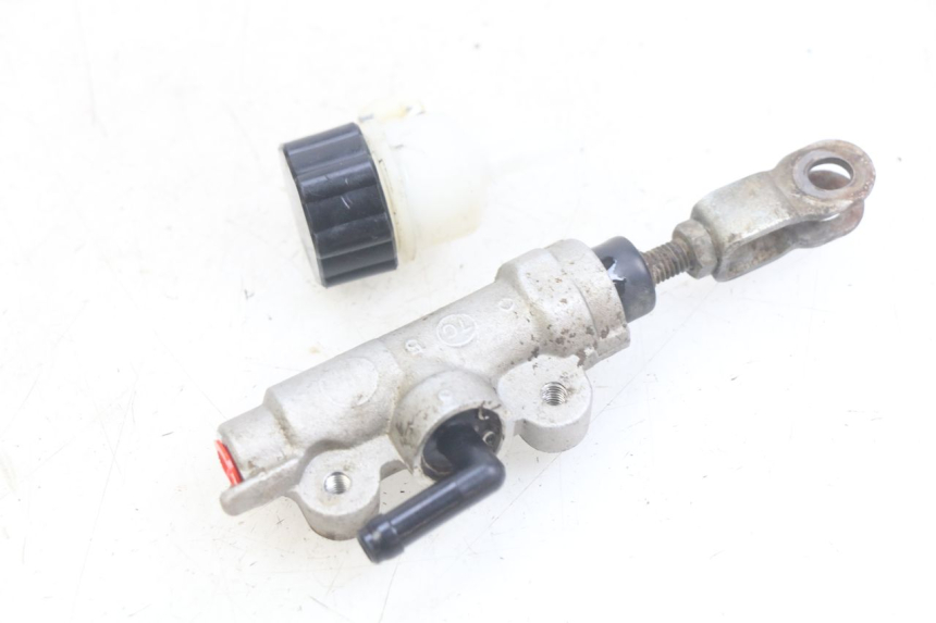 photo de REAR BRAKE MASTER CYLINDER KAWASAKI KX 85 (2001 - 2013) - Technical close-up