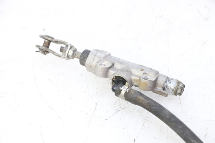 photo de REAR BRAKE MASTER CYLINDER KAWASAKI KX 85 (2014 - 2021) - Alternative perspective