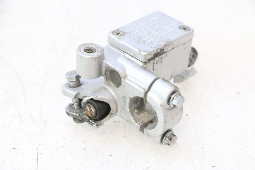 photo de REAR BRAKE MASTER CYLINDER KYMCO LIKE 125 (2009 - 2016) - Technical close-up