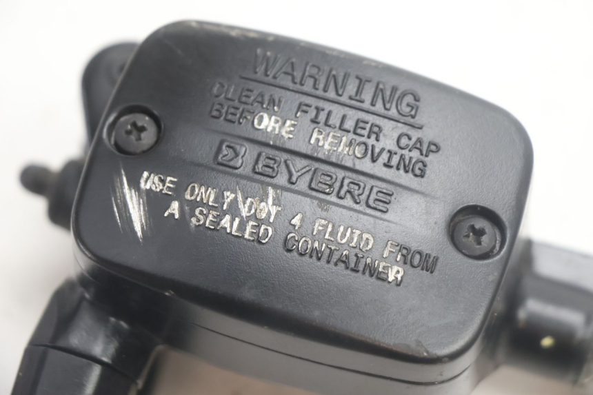 photo de REAR BRAKE MASTER CYLINDER PIAGGIO MP3 HPE 530 (2022 - 2026) - Zoom on usage condition