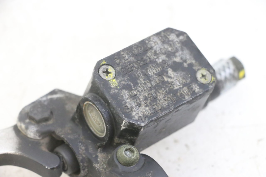 photo de REAR BRAKE MASTER CYLINDER PIAGGIO MP3 LT 300 (2010 - 2016) - Zoom on usage condition