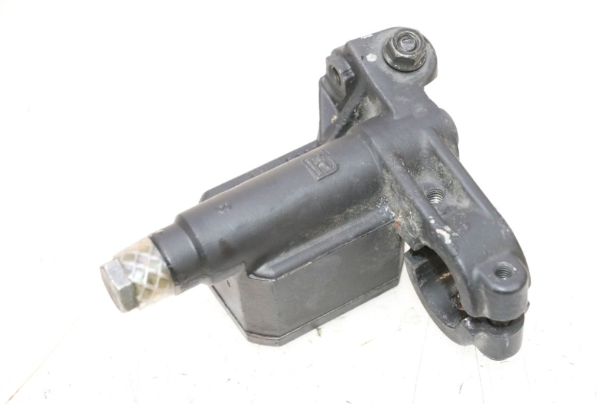 photo de REAR BRAKE MASTER CYLINDER PIAGGIO MP3 RL 250 (2006 - 2010) - Alternative perspective