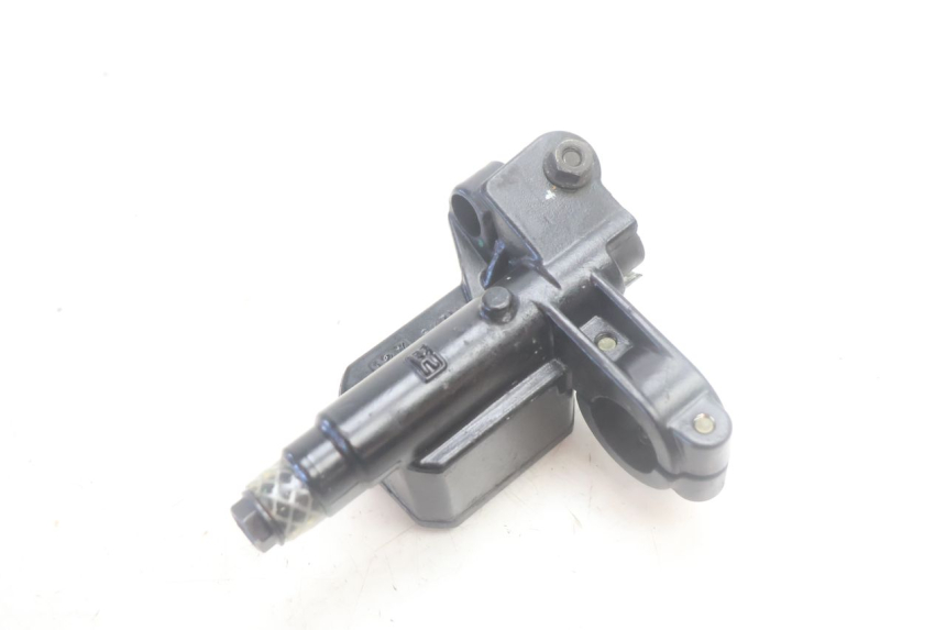 photo de REAR BRAKE MASTER CYLINDER PIAGGIO MP3 500 (2016 - 2018) - Technical close-up