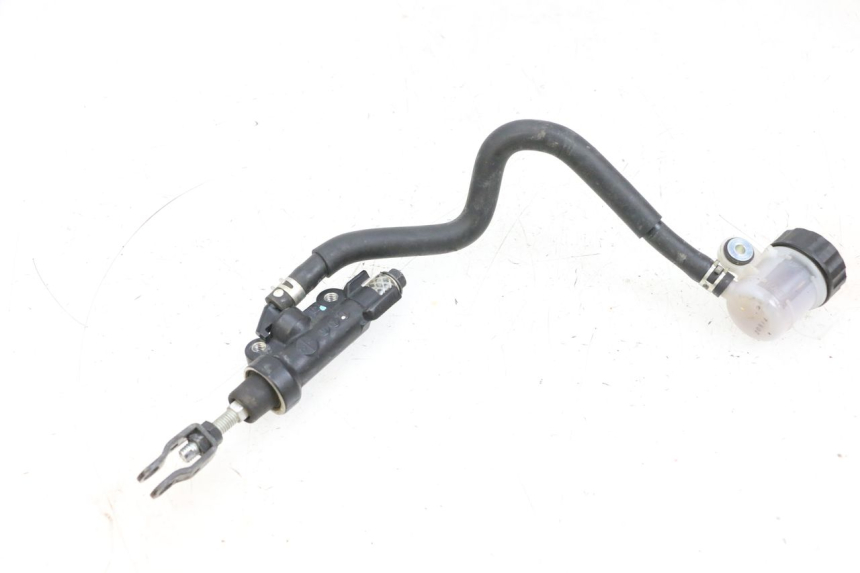 photo de REAR BRAKE MASTER CYLINDER YAMAHA MT-07 MT07 ABS 700 (2018 - 2020) - Technical close-up
