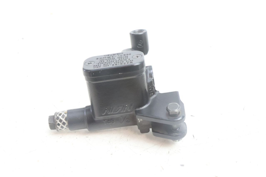 photo de REAR BRAKE MASTER CYLINDER YAMAHA N-MAX NMAX 125 (2021 - 2024) - Alternative perspective