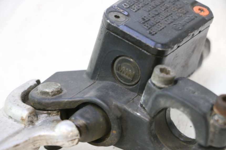 photo de REAR BRAKE MASTER CYLINDER MBK NITRO 50 (2004 - 2008) - Zoom on usage condition