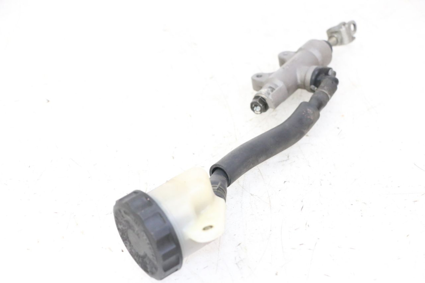 photo de REAR BRAKE MASTER CYLINDER HONDA NTV DEAUVILLE 650 (2001 - 2006) - Technical close-up