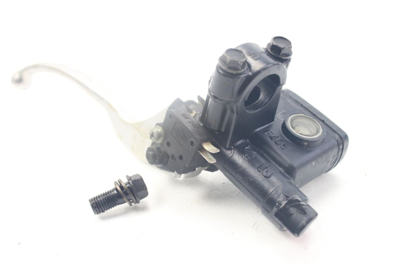 photo de REAR BRAKE MASTER CYLINDER KYMCO PEOPLE 250 (2004 - 2008) - Alternative perspective