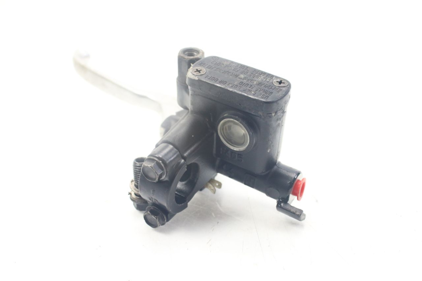 photo de REAR BRAKE MASTER CYLINDER KYMCO PEOPLE 250 (2004 - 2008) - Technical close-up
