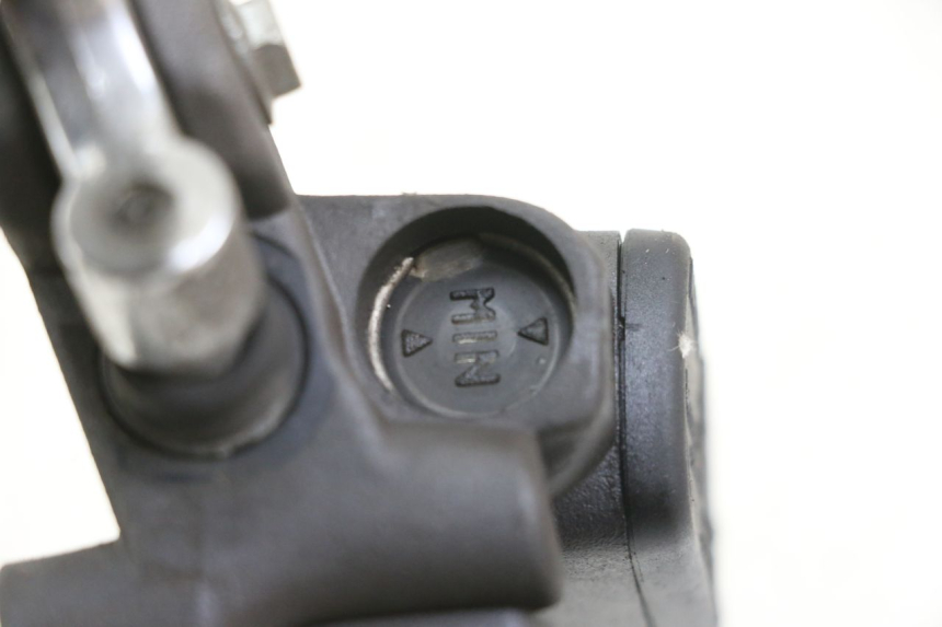 photo de REAR BRAKE MASTER CYLINDER PEUGEOT ELYSTAR 125 (2002 - 2007) - Zoom on usage condition
