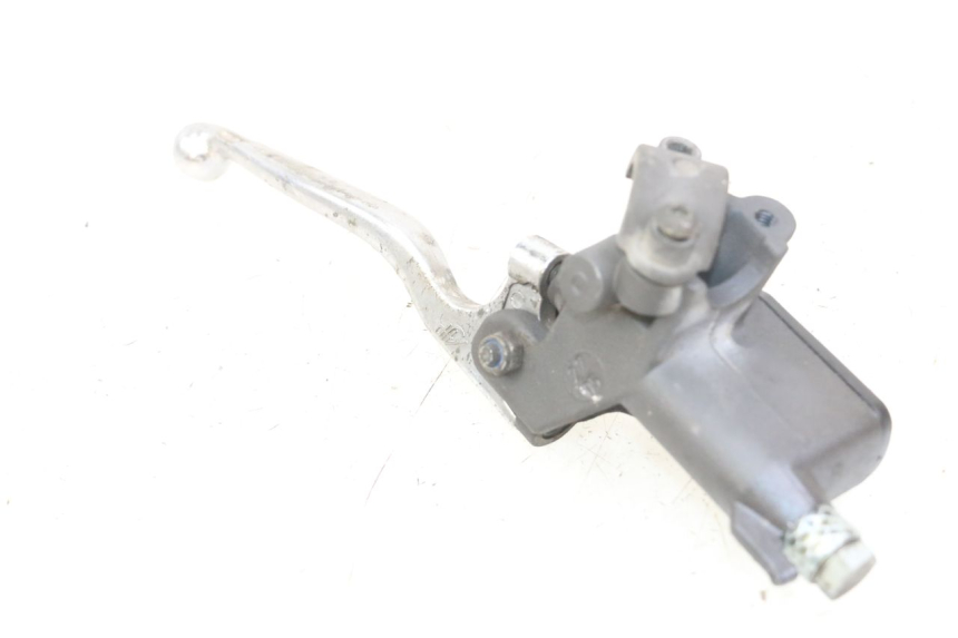 photo de REAR BRAKE MASTER CYLINDER PEUGEOT ELYSTAR 125 (2002 - 2007) - Alternative perspective