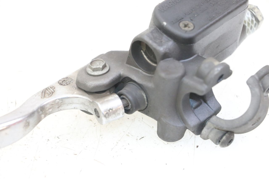 photo de REAR BRAKE MASTER CYLINDER PEUGEOT ELYSTAR 125 (2002 - 2007) - Fixing points details