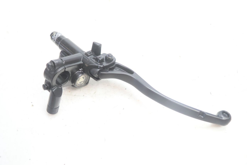 photo de REAR BRAKE MASTER CYLINDER JM MOTORS R-MAX TECH 50 (2024 - 2026) - Fixing points details