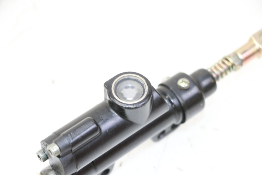 photo de REAR BRAKE MASTER CYLINDER APOLLO RFZ 150 - Zoom on usage condition