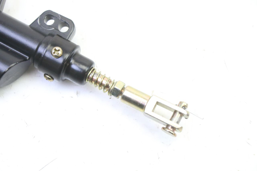 photo de REAR BRAKE MASTER CYLINDER APOLLO RFZ 125 - Zoom on usage condition