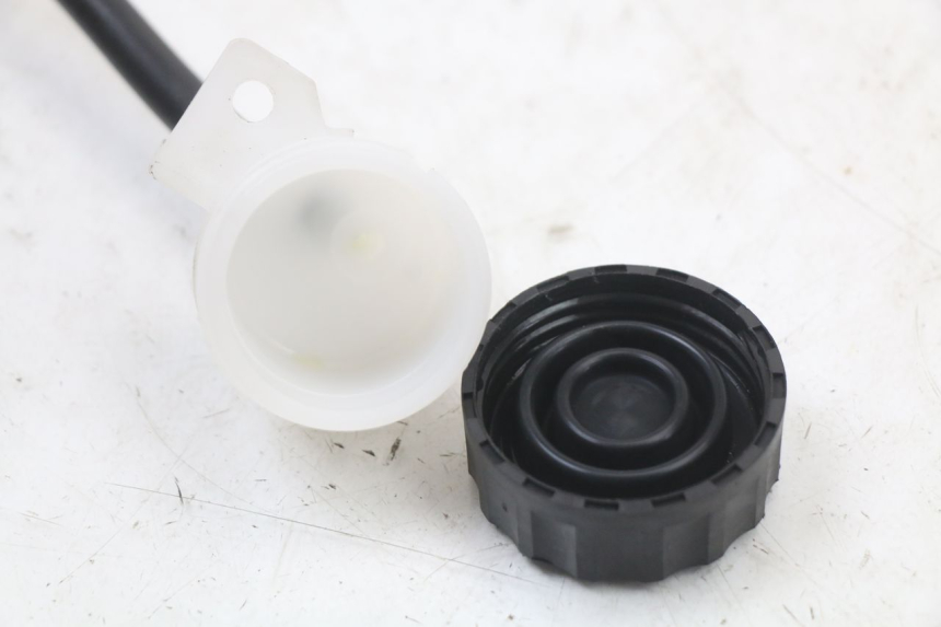 photo de REAR BRAKE MASTER CYLINDER ROYAL ENFIELD SCRAM 411 (2022 - 2024) - Technical close-up