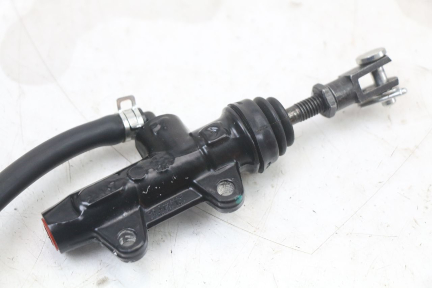 photo de REAR BRAKE MASTER CYLINDER ROYAL ENFIELD SCRAM 411 (2022 - 2024) - Surface and material condition