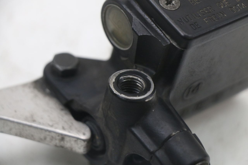 photo de REAR BRAKE MASTER CYLINDER PEUGEOT SATELIS 125 (2010 - 2012) - Alternative perspective