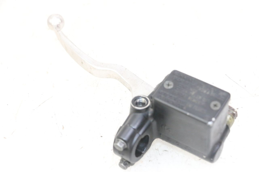 photo de REAR BRAKE MASTER CYLINDER PEUGEOT SATELIS 125 (2013 - 2018) - Fixing points details
