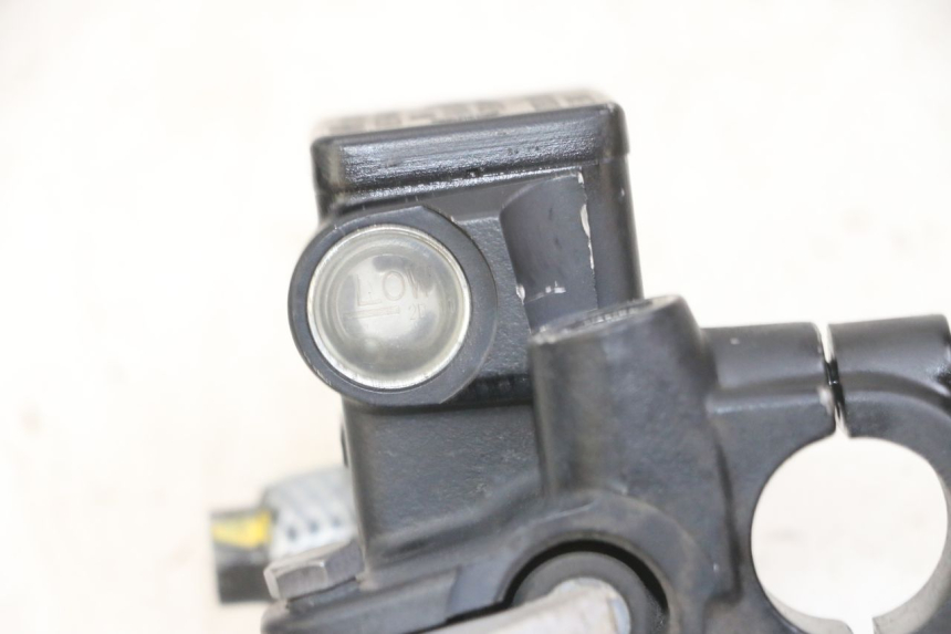 photo de REAR BRAKE MASTER CYLINDER PEUGEOT SATELIS 125 (2013 - 2018) - Alternative perspective