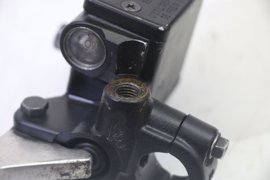 photo de REAR BRAKE MASTER CYLINDER PEUGEOT SATELIS 125 (2013 - 2018) - Alternative perspective