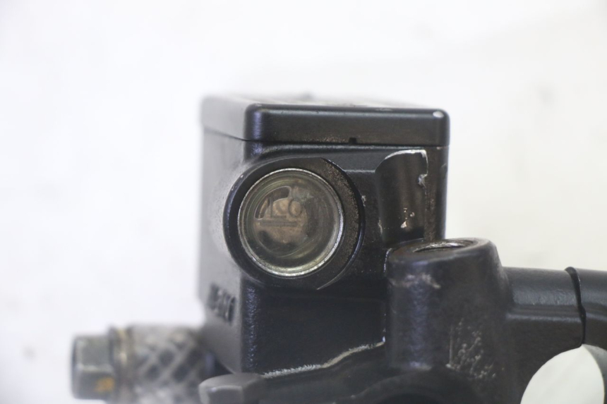 photo de REAR BRAKE MASTER CYLINDER PEUGEOT SATELIS 125 (2013 - 2018) - Technical close-up