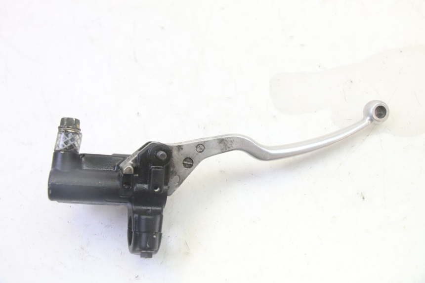 photo de REAR BRAKE MASTER CYLINDER PEUGEOT SATELIS 125 (2013 - 2018) - Fixing points details