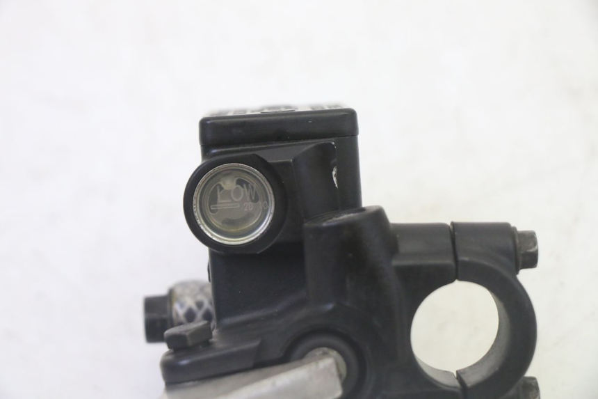 photo de REAR BRAKE MASTER CYLINDER PEUGEOT SATELIS 125 (2010 - 2012) - Technical close-up