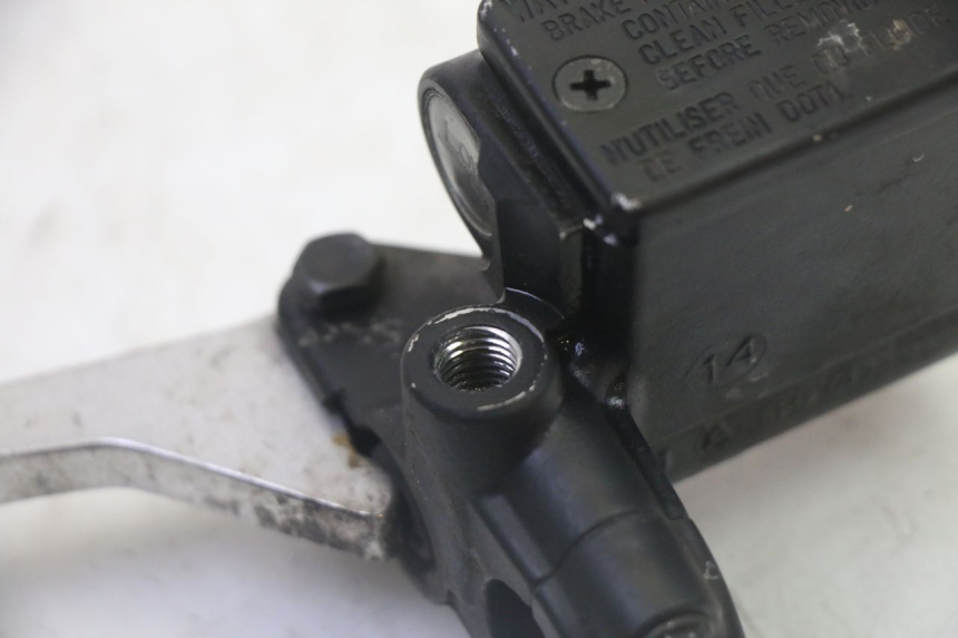 photo de REAR BRAKE MASTER CYLINDER PEUGEOT SATELIS 125 (2006 - 2009) - Alternative perspective