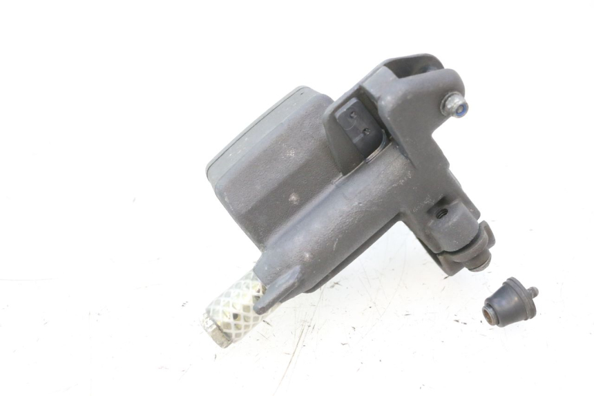photo de REAR BRAKE MASTER CYLINDER PEUGEOT SATELIS 125 (2006 - 2009) - Product overview