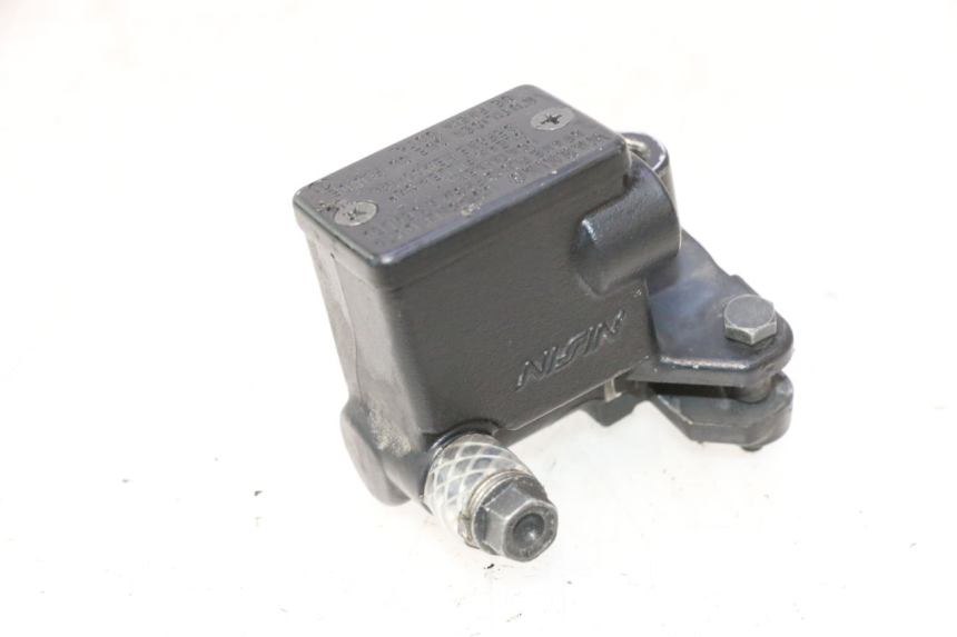 photo de REAR BRAKE MASTER CYLINDER PEUGEOT SATELIS 125 (2013 - 2018) - Alternative perspective