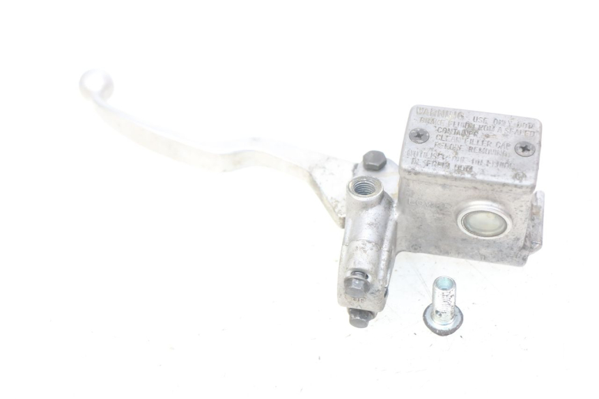 photo de REAR BRAKE MASTER CYLINDER SUZUKI SIXTEEN 125 (2008 - 2010) - Technical close-up