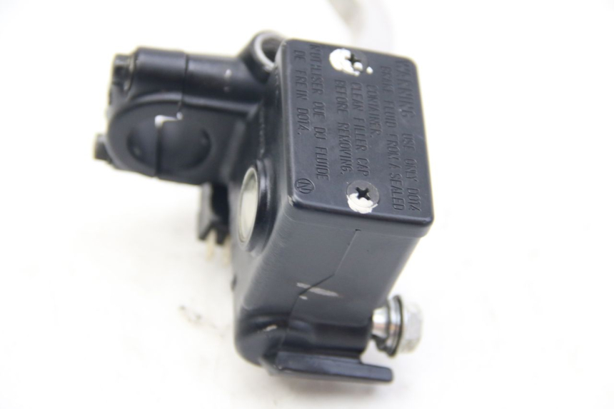 photo de REAR BRAKE MASTER CYLINDER SUZUKI SIXTEEN 125 (2008 - 2010) - Technical close-up